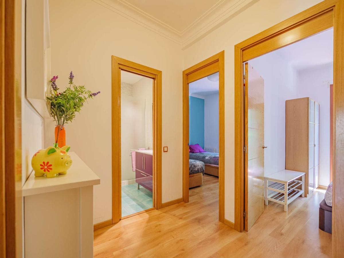 Absolute Sagrada Familia Apartment Barcelona Bagian luar foto