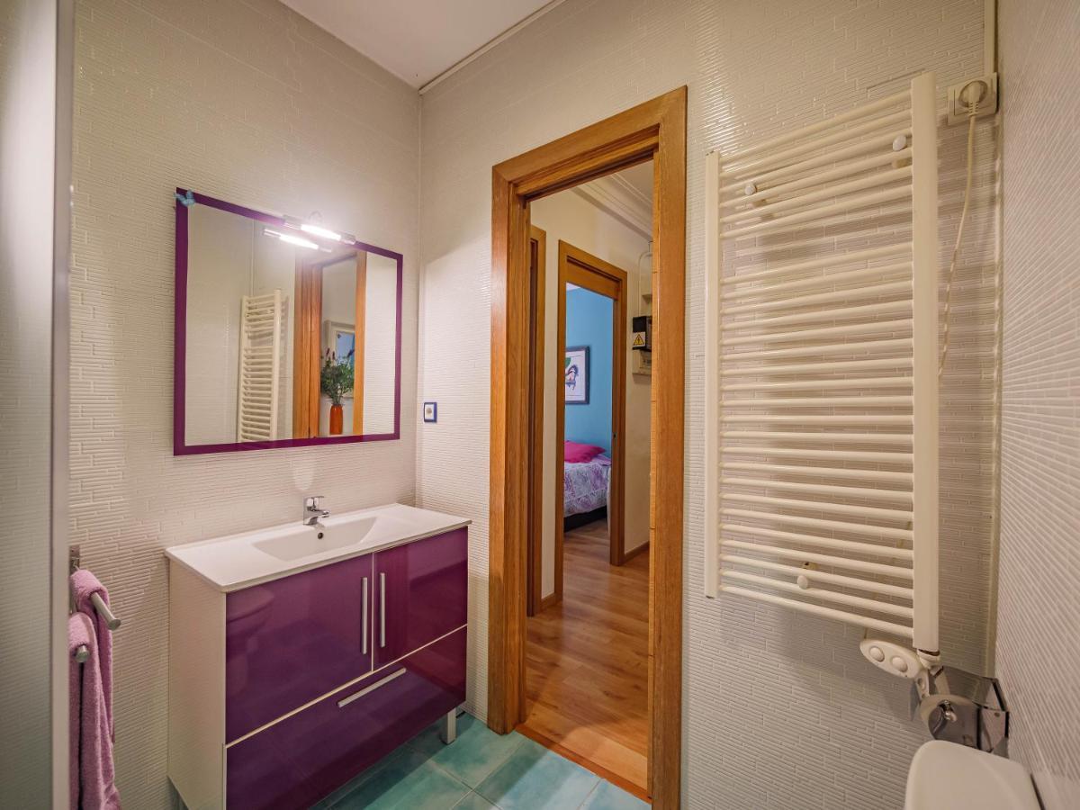 Absolute Sagrada Familia Apartment Barcelona Bagian luar foto