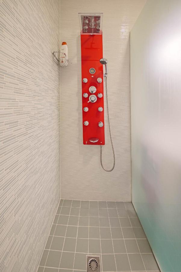Absolute Sagrada Familia Apartment Barcelona Bagian luar foto
