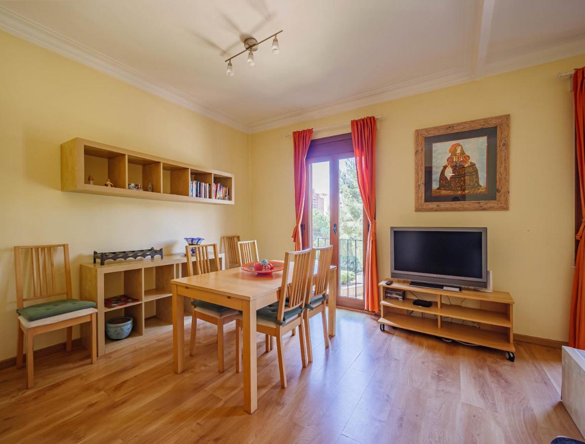 Absolute Sagrada Familia Apartment Barcelona Bagian luar foto