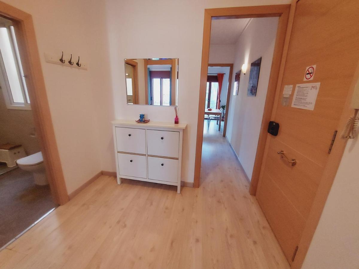 Absolute Sagrada Familia Apartment Barcelona Bagian luar foto