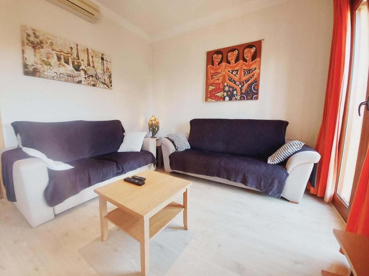 Absolute Sagrada Familia Apartment Barcelona Bagian luar foto