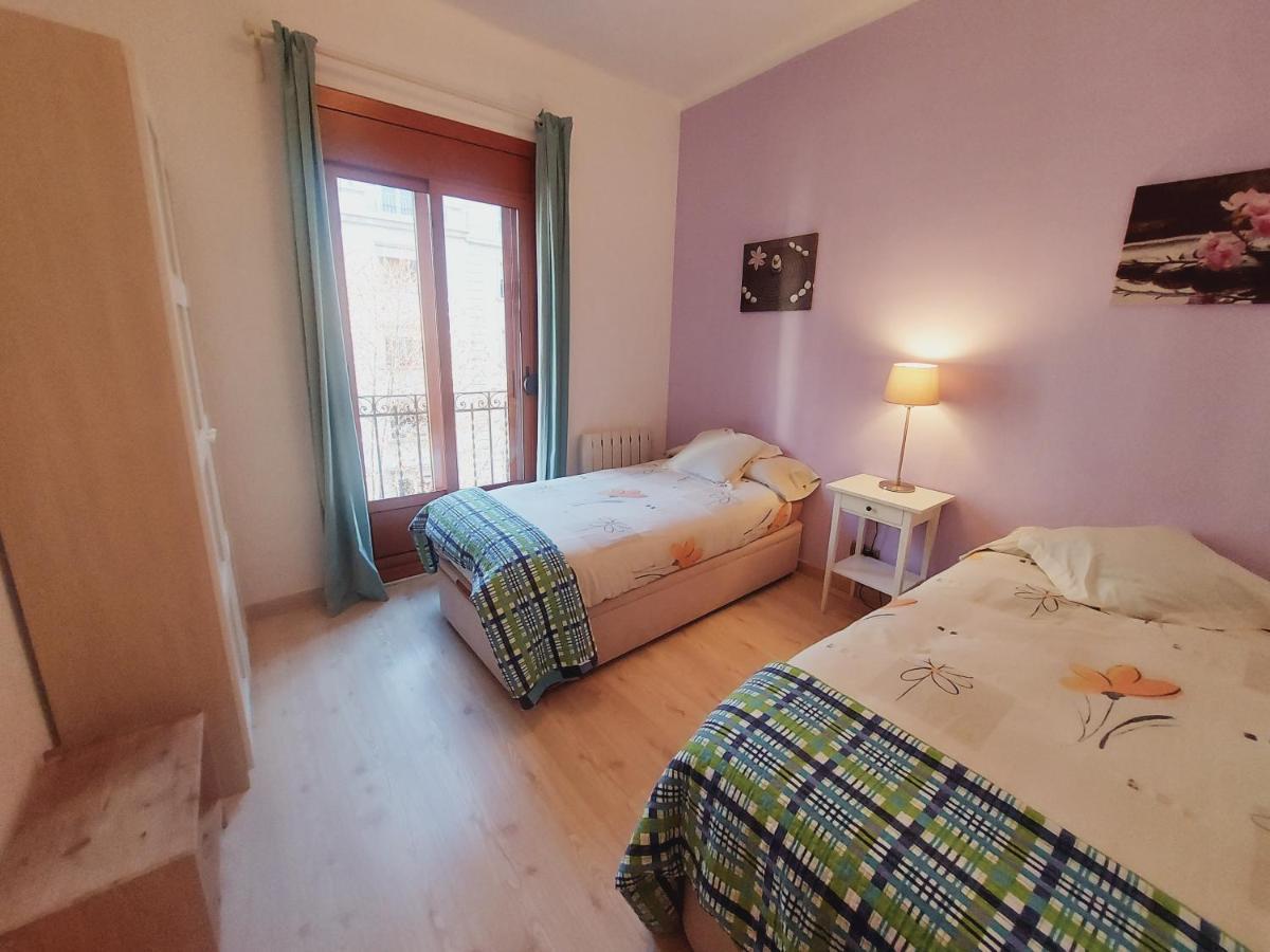Absolute Sagrada Familia Apartment Barcelona Bagian luar foto