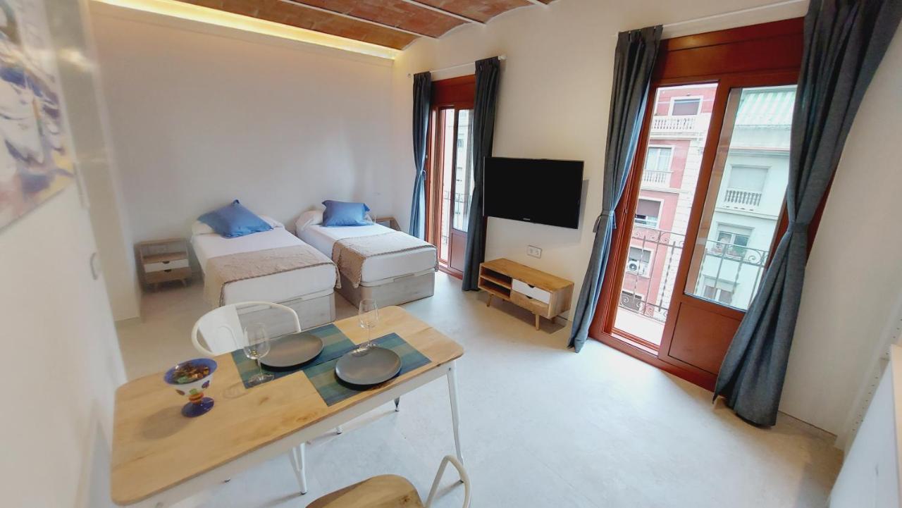 Absolute Sagrada Familia Apartment Barcelona Bagian luar foto