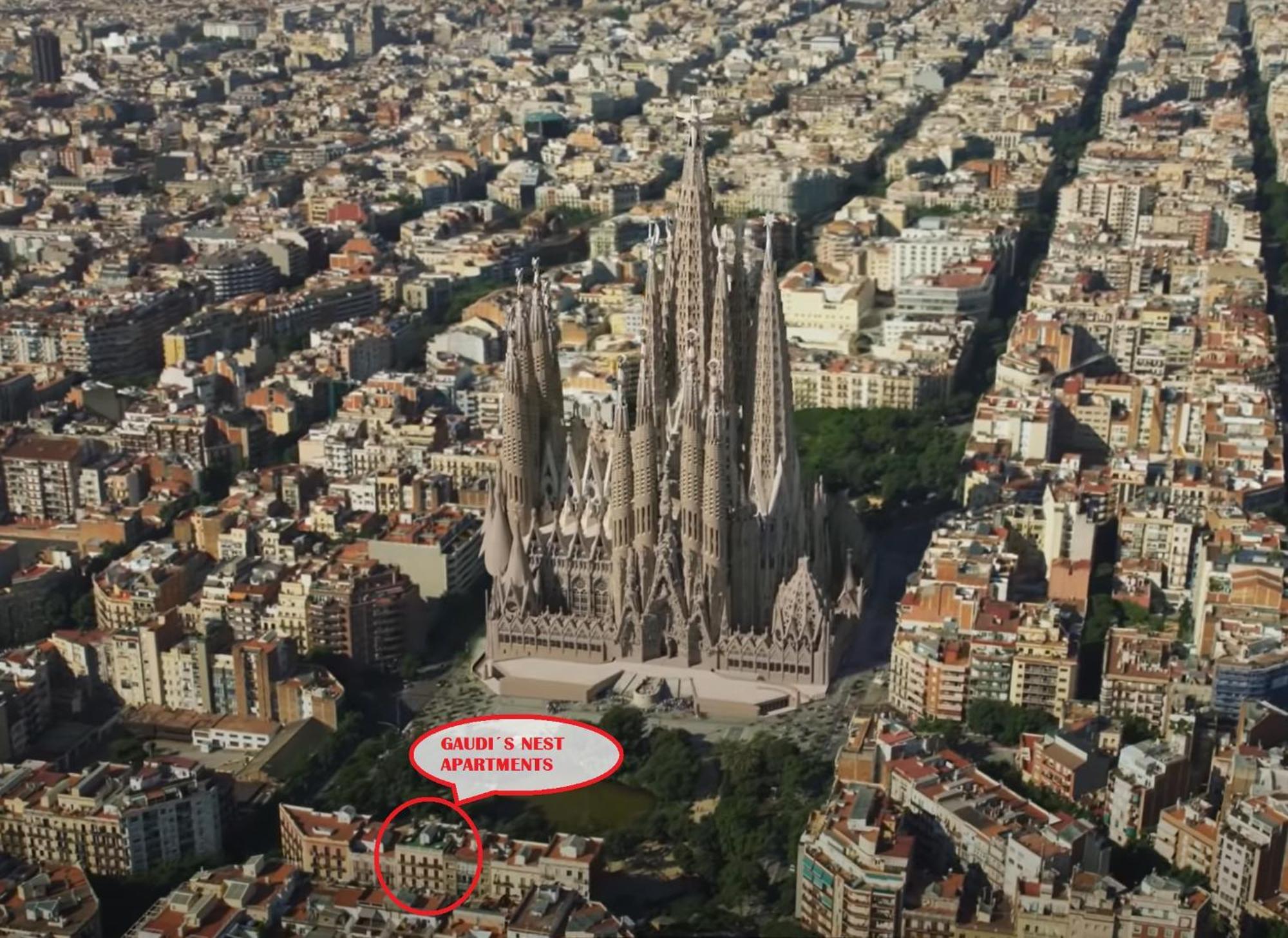 Absolute Sagrada Familia Apartment Barcelona Bagian luar foto